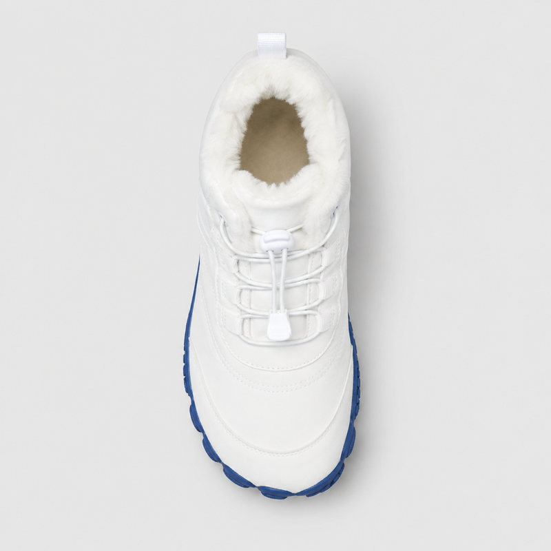 Overhead view of the Snowy showing its wide barefoot toe box